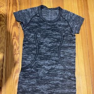 Lululemon t-shirt